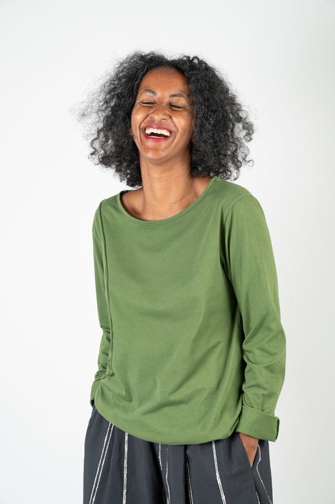 Long sleeve with seam detail