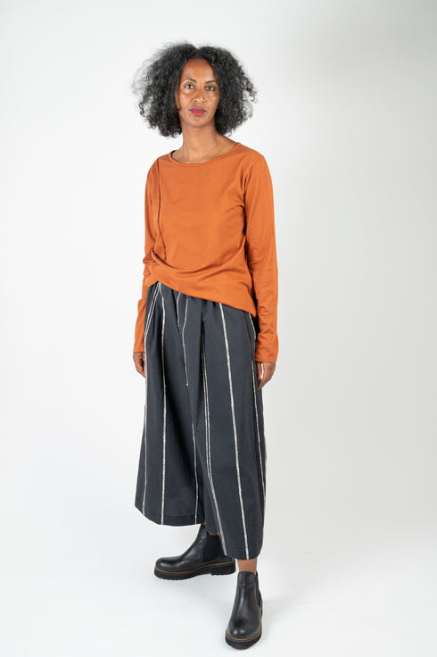 Long sleeve with seam detail