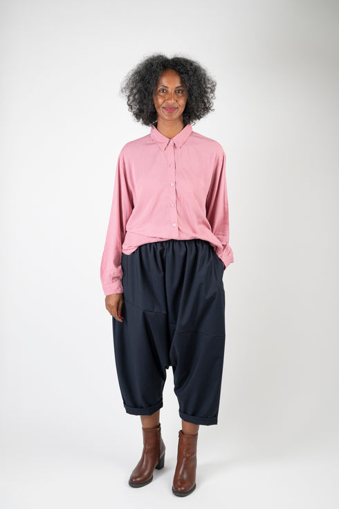 Wide pants with low crotch