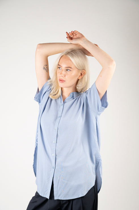Freya short-sleeved blouse