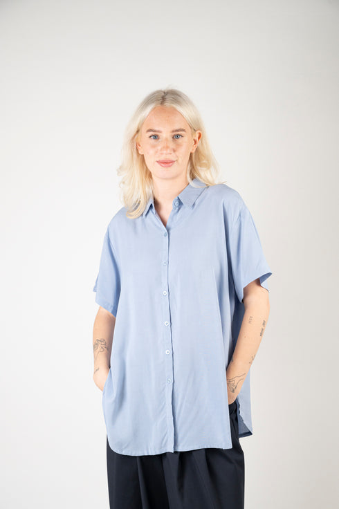 Freya short-sleeved blouse