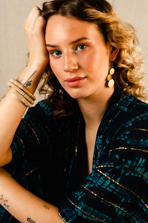 Elegant earrings Kiana in metallic tones