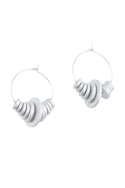 Creolen Ohrringe Scarlett in metallic Tönen