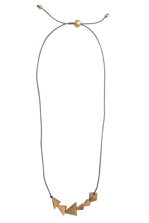 Verstellbare Kette mit geometrischen Elementen