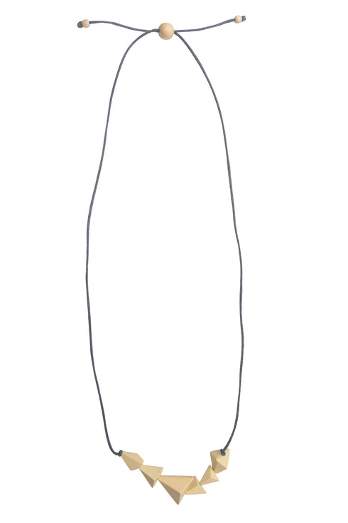 Verstellbare Kette mit geometrischen Elementen