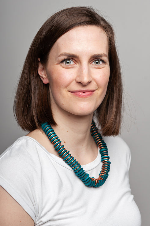 Collana elegante di legno Menami