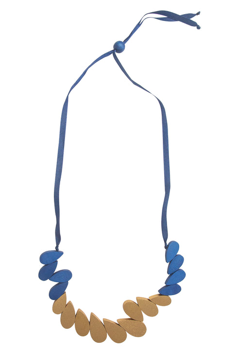 Elegante Kette mit Tropfen Elementen