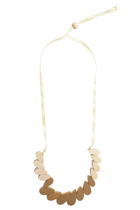 Elegante Kette mit Tropfen Elementen