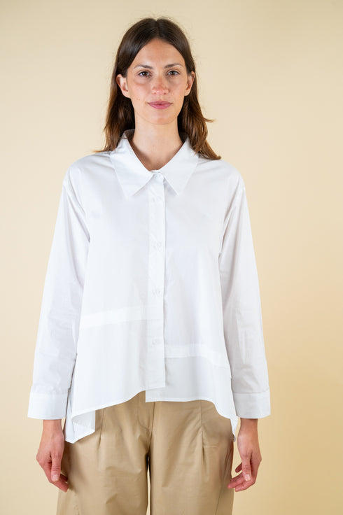 Asymmetrisches Hemd