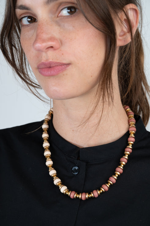 Moderne Zweifarbige Perlenkette