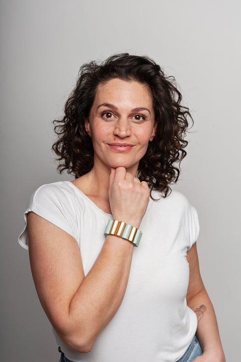 Elegant metallic bracelet Leya